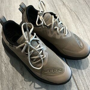 KEEN sneakers / workout shoes with arch support